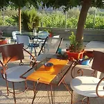 Eleonas Apartament *